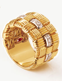 Gold quilt-pattern bracelet